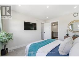 92 MOON CRESCENT - 32