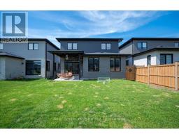 92 MOON CRESCENT - 38