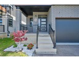 92 MOON CRESCENT - 4