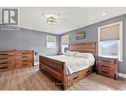 209 ARDEN CRESCENT - 23
