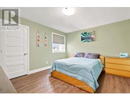 209 ARDEN CRESCENT - 33