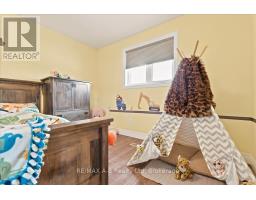 209 ARDEN CRESCENT - 36