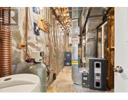 209 ARDEN CRESCENT - 40