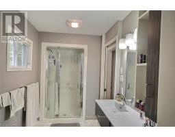 118 ISAAC STREET - 15