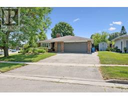 7 TEAKWOOD PLACE - 3