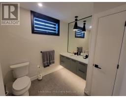 128 ROWE AVENUE - 35