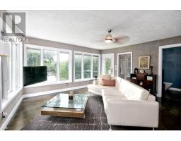 457 2ND AVENUE W - 12