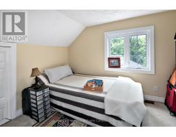 457 2ND AVENUE W - 44