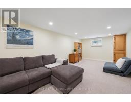 80 MEMORIAL CRESCENT - 17