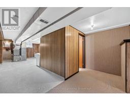 382 HURON ROAD - 37