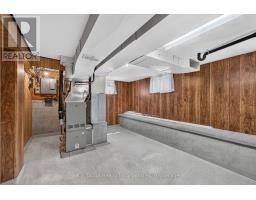382 HURON ROAD - 38