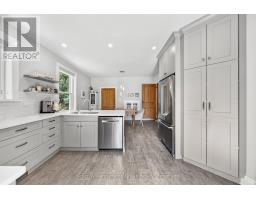 22 SOPHIA STREET - 22