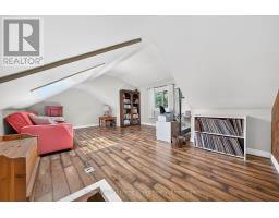 22 SOPHIA STREET - 32