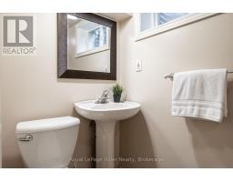 7 WADDELL STREET - 32