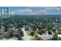 223 KEMP CRESCENT - 3