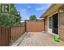 223 KEMP CRESCENT - 35