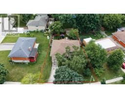 223 KEMP CRESCENT - 40