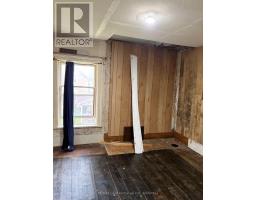 1064 HOWICK STREET - 3