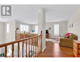 16 MACPHERSON AVENUE - 36