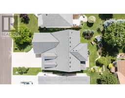 16 MACPHERSON AVENUE - 45