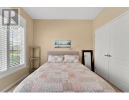 16 MACPHERSON AVENUE - 8