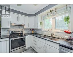 8 MALVERN CRESCENT - 17