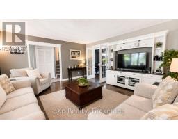 8 MALVERN CRESCENT - 7