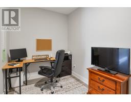 307 - 20 CAMPUS TRAIL - 23