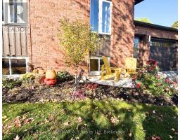 29 DUNSFORD CRESCENT - 32