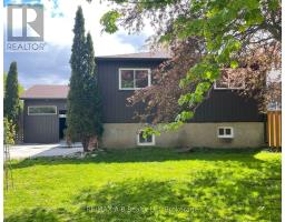 29 DUNSFORD CRESCENT - 34