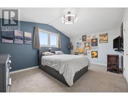 81 CANDLEWOOD DRIVE - 12