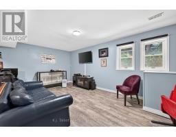 4 JOHN AVENUE - 27