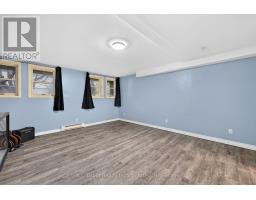 4 JOHN AVENUE - 32