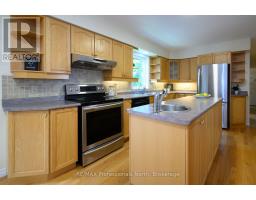 18 HERITAGE CRESCENT - 10