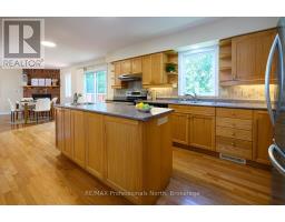 18 HERITAGE CRESCENT - 11