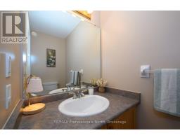 18 HERITAGE CRESCENT - 13