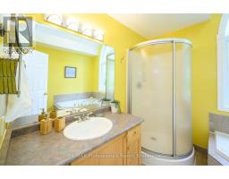 18 HERITAGE CRESCENT - 20