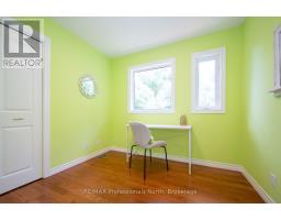 18 HERITAGE CRESCENT - 25