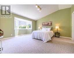 18 HERITAGE CRESCENT - 26