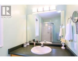18 HERITAGE CRESCENT - 31