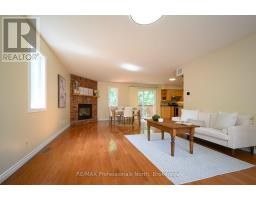 18 HERITAGE CRESCENT - 4