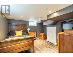 175 FERGUS STREET S - 22