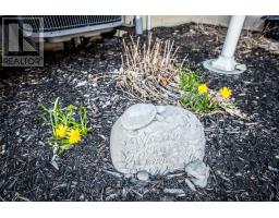 102 BROOMER CRESCENT - 11