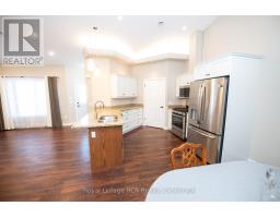 102 BROOMER CRESCENT - 22