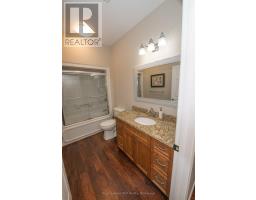 102 BROOMER CRESCENT - 30