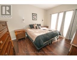 102 BROOMER CRESCENT - 31