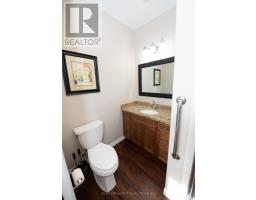 102 BROOMER CRESCENT - 34