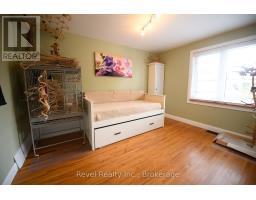 4 TESKEY COURT - 11