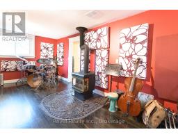4 TESKEY COURT - 13