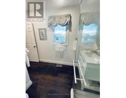 153 FERNDALE DRIVE S - 26